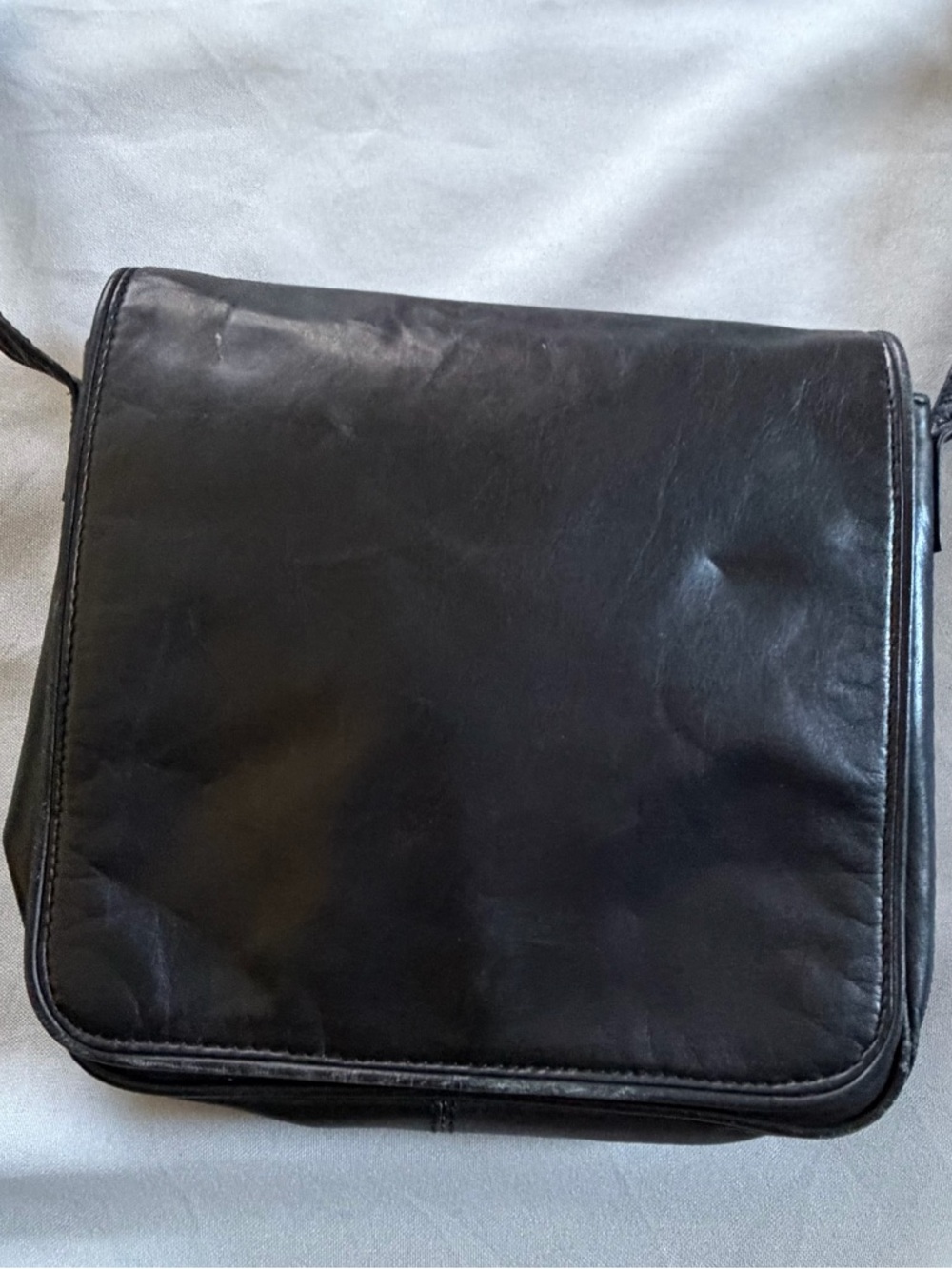 Wilsons Black Leather Crossbody Bag